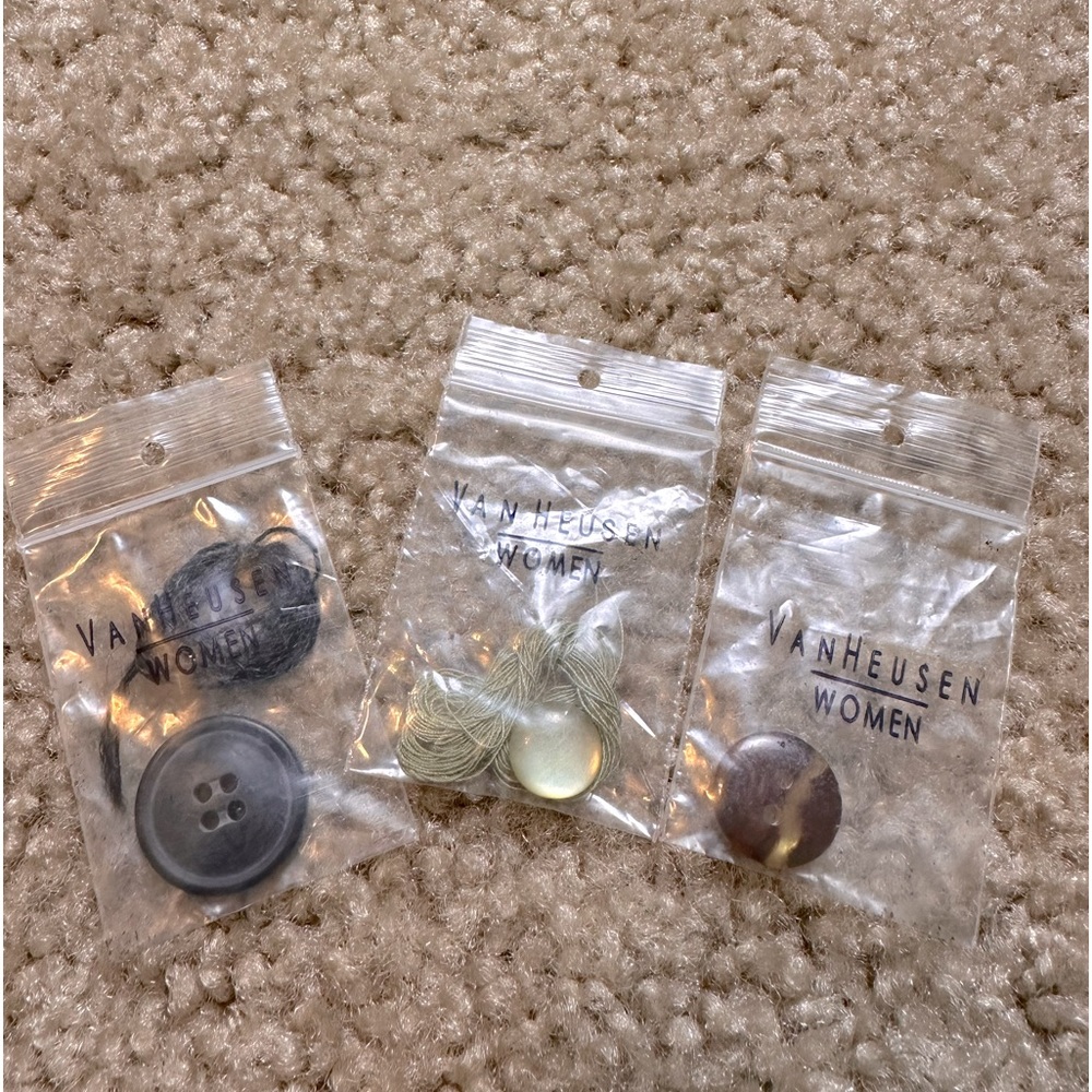 Van Heusen Women’s Spare Buttons 3pk